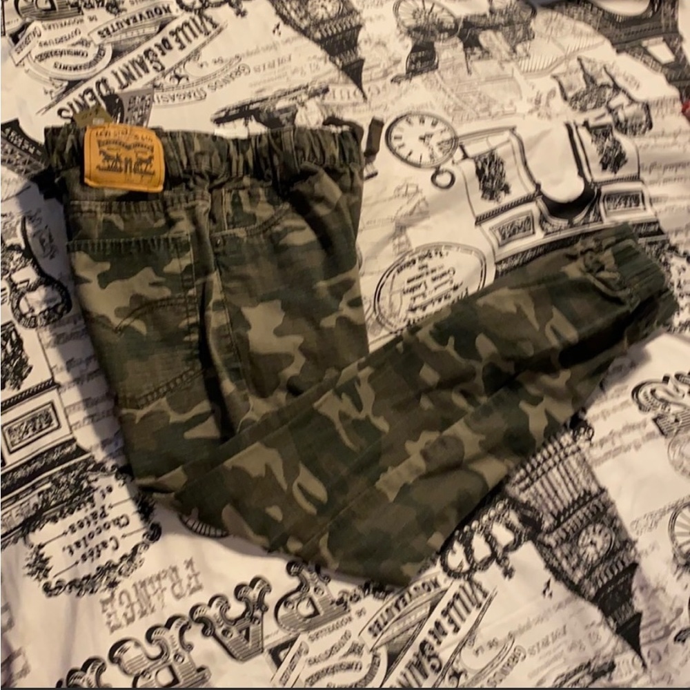Levi’s Camo Jogger